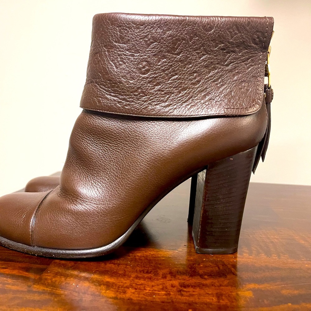 Authentic Louis Vuitton Cuffed Boots